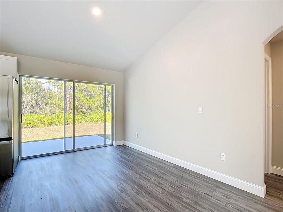 En Venta: $309,000 (3 camas, 2 baños, 1453 Pies cuadrados)