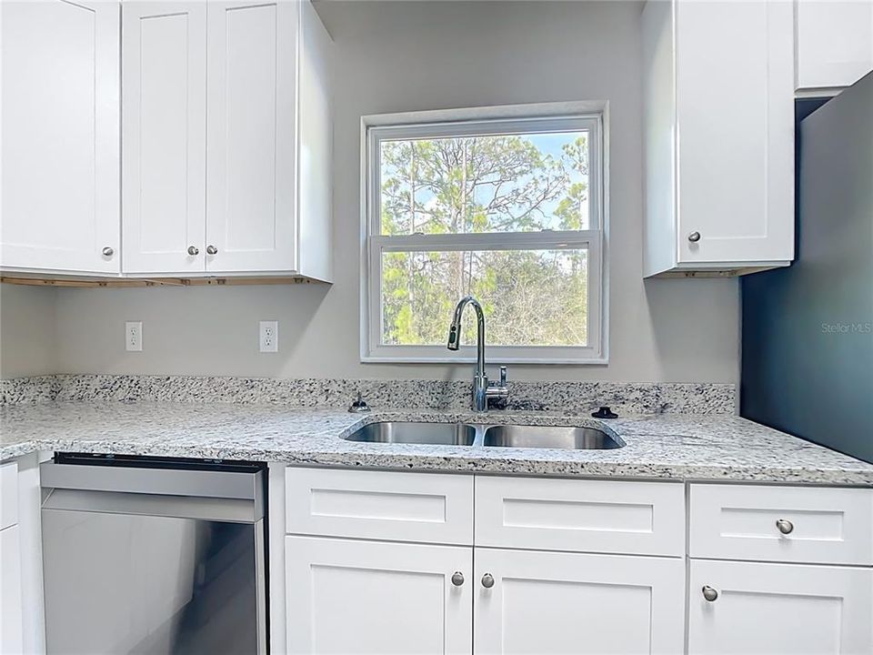 En Venta: $309,000 (3 camas, 2 baños, 1453 Pies cuadrados)