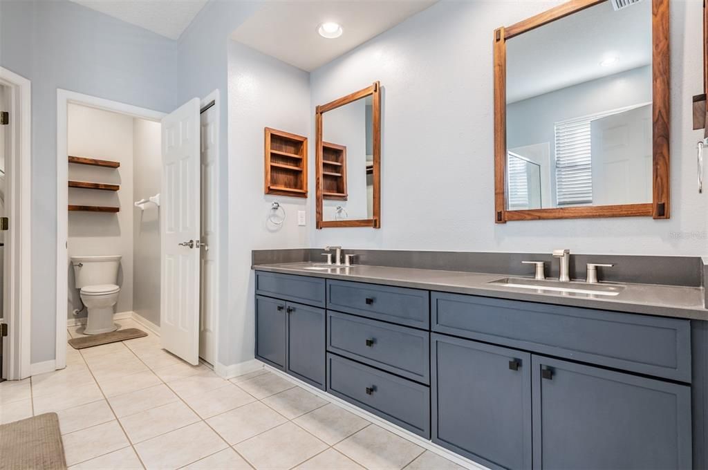 En Venta: $439,000 (4 camas, 2 baños, 2454 Pies cuadrados)