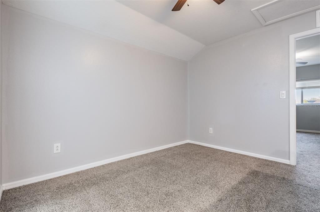 En Venta: $439,000 (4 camas, 2 baños, 2454 Pies cuadrados)