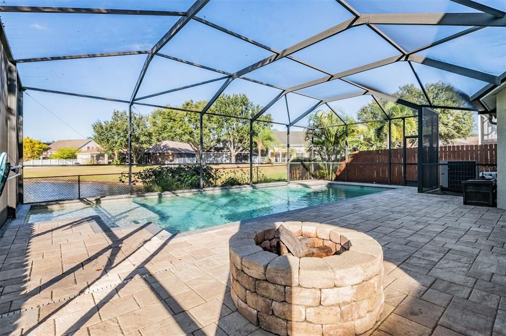 En Venta: $439,000 (4 camas, 2 baños, 2454 Pies cuadrados)