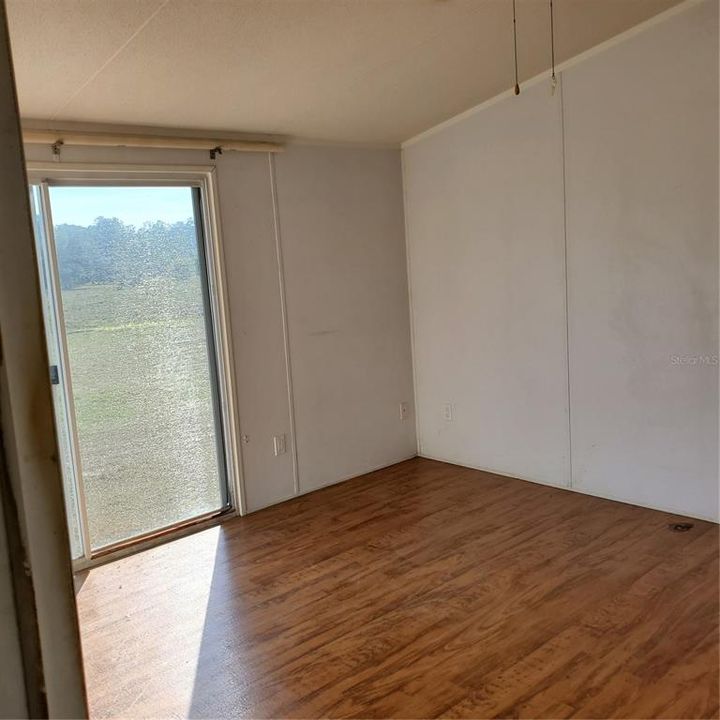 For Sale: $380,000 (2 beds, 2 baths, 896 Square Feet)