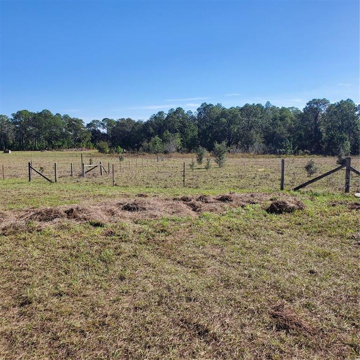 For Sale: $380,000 (2 beds, 2 baths, 896 Square Feet)