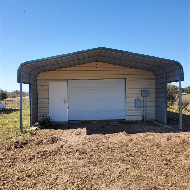 For Sale: $380,000 (2 beds, 2 baths, 896 Square Feet)