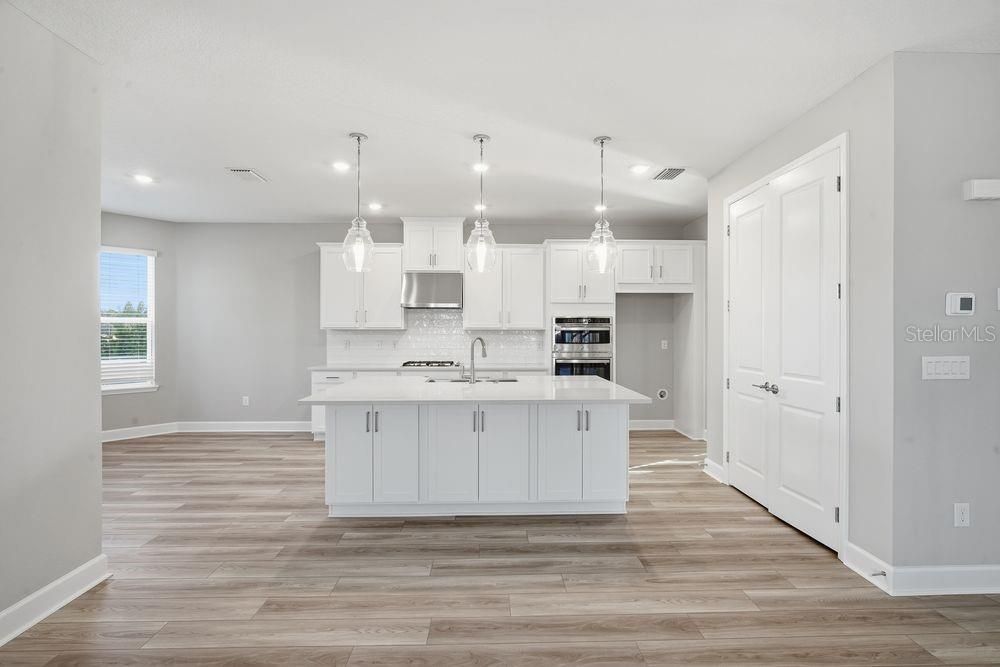 待售: $659,999 (5 贝兹, 4 浴室, 3422 平方英尺)