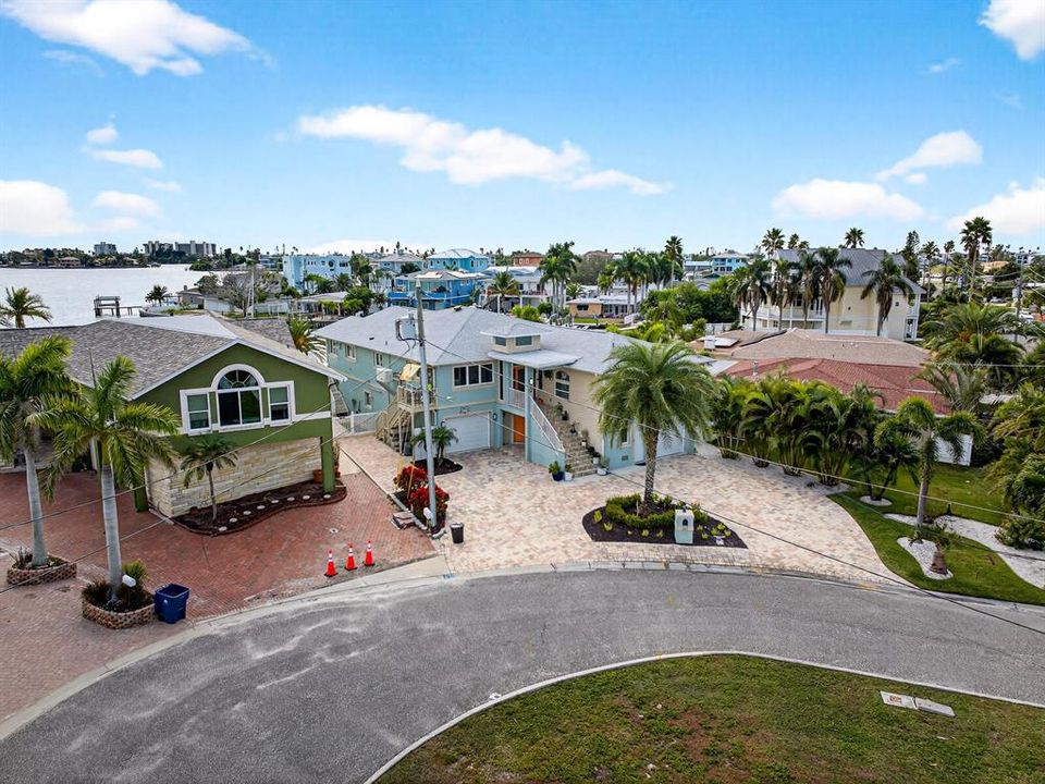 For Sale: $2,350,000 (4 beds, 3 baths, 3005 Square Feet)