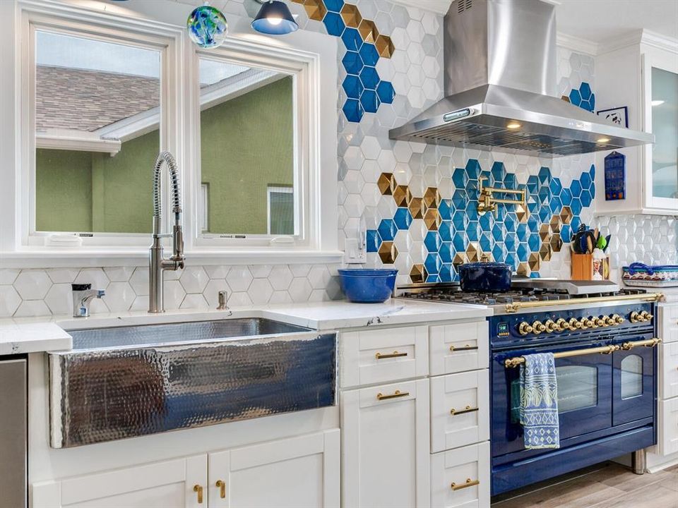 For Sale: $2,350,000 (4 beds, 3 baths, 3005 Square Feet)