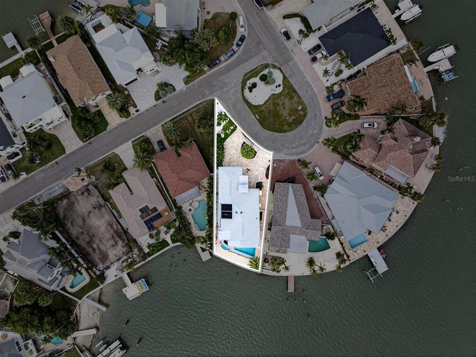 For Sale: $2,350,000 (4 beds, 3 baths, 3005 Square Feet)