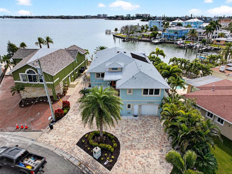 For Sale: $2,350,000 (4 beds, 3 baths, 3005 Square Feet)