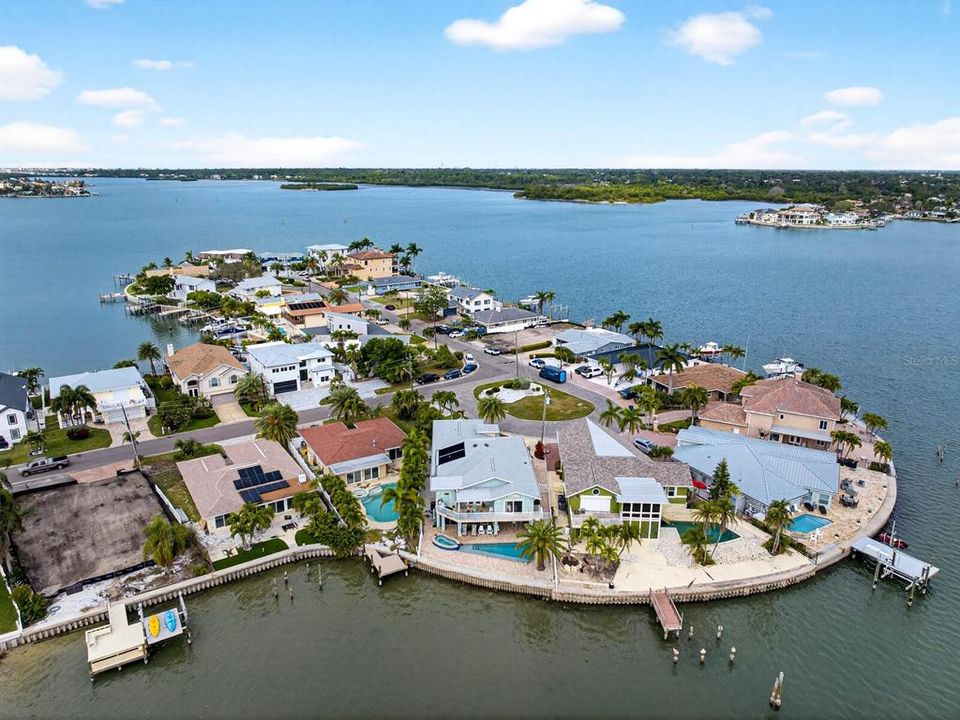 For Sale: $2,350,000 (4 beds, 3 baths, 3005 Square Feet)