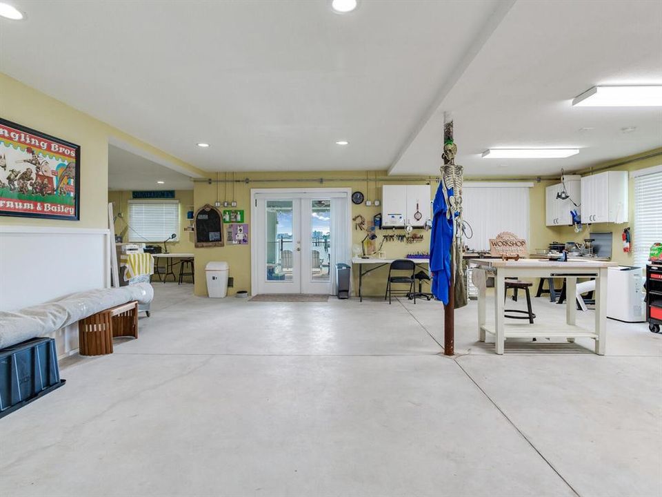 For Sale: $2,350,000 (4 beds, 3 baths, 3005 Square Feet)