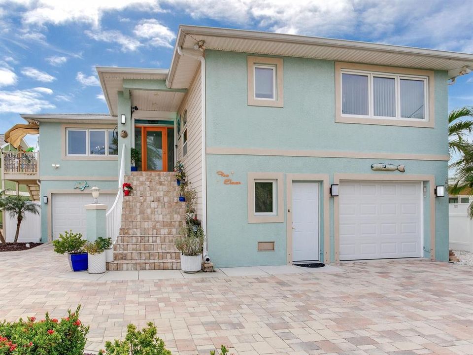 For Sale: $2,350,000 (4 beds, 3 baths, 3005 Square Feet)