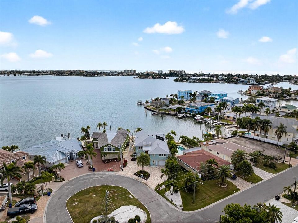 For Sale: $2,350,000 (4 beds, 3 baths, 3005 Square Feet)