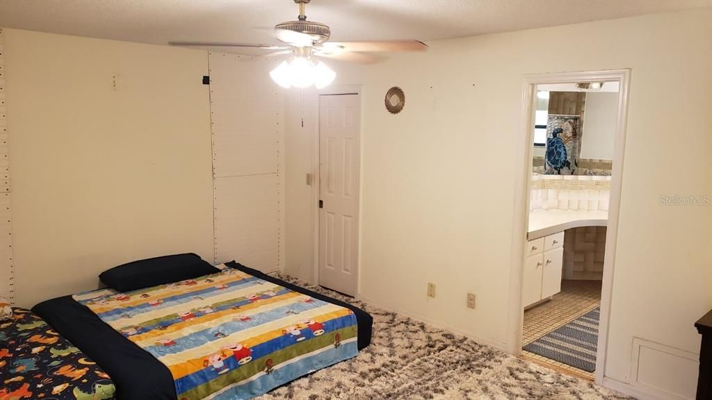 For Sale: $314,900 (2 beds, 2 baths, 1860 Square Feet)