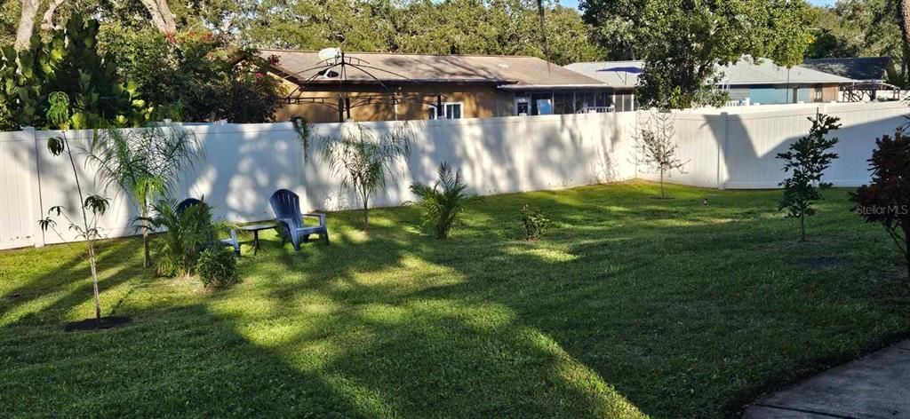 For Sale: $314,900 (2 beds, 2 baths, 1860 Square Feet)