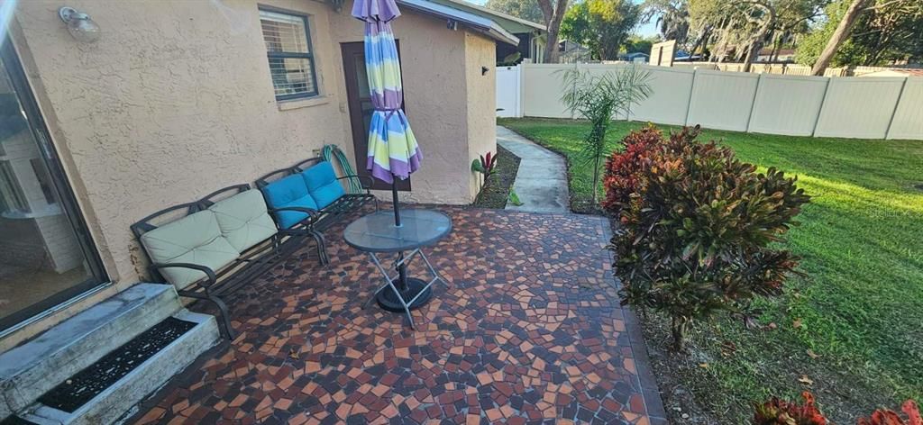 For Sale: $314,900 (2 beds, 2 baths, 1860 Square Feet)