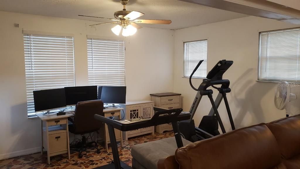 For Sale: $314,900 (2 beds, 2 baths, 1860 Square Feet)