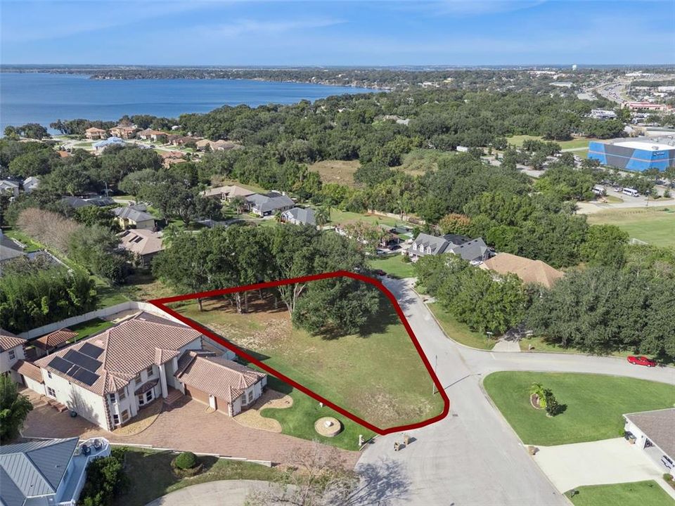 На продажу: $200,000 (0.66 acres)