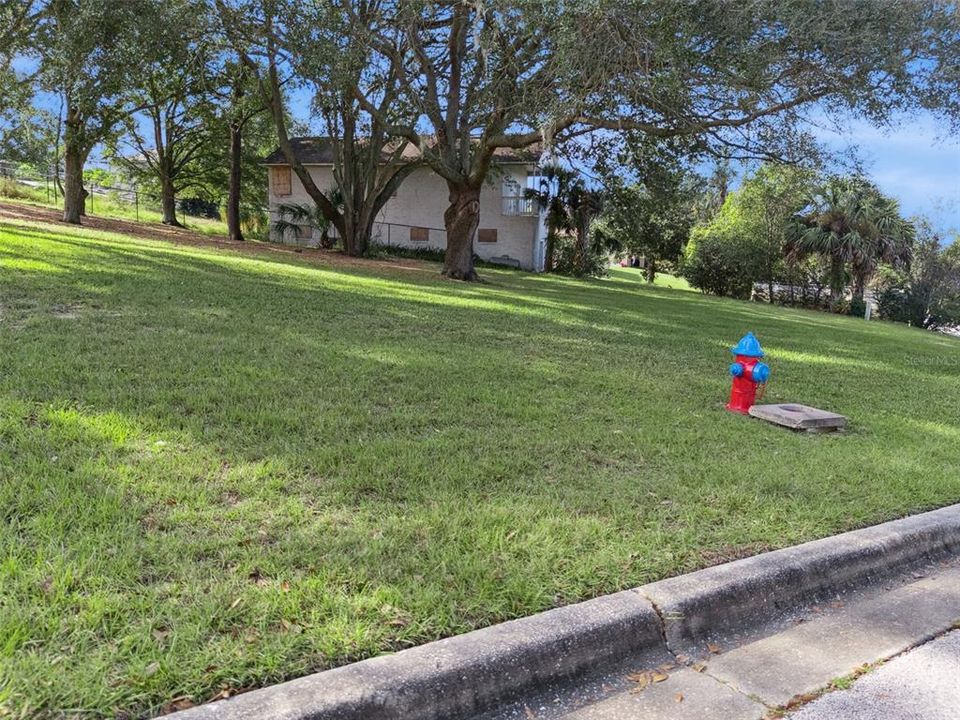 На продажу: $200,000 (0.66 acres)