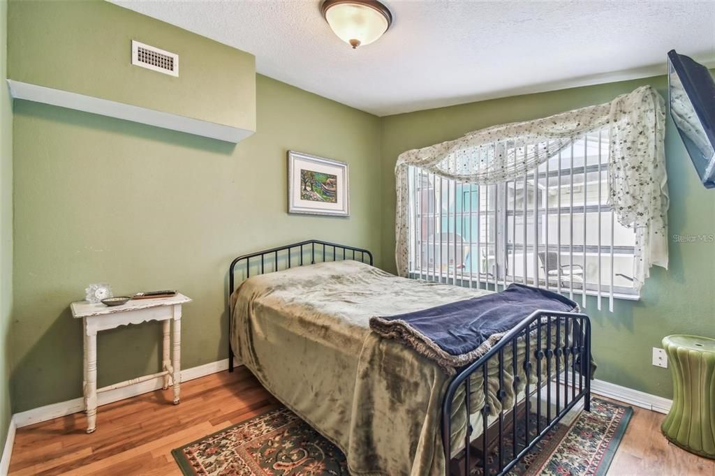 En Venta: $650,000 (4 camas, 3 baños, 1964 Pies cuadrados)