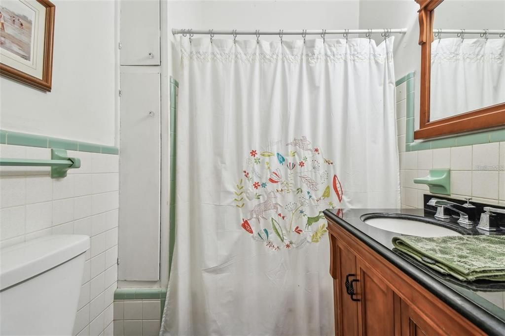 En Venta: $650,000 (4 camas, 3 baños, 1964 Pies cuadrados)