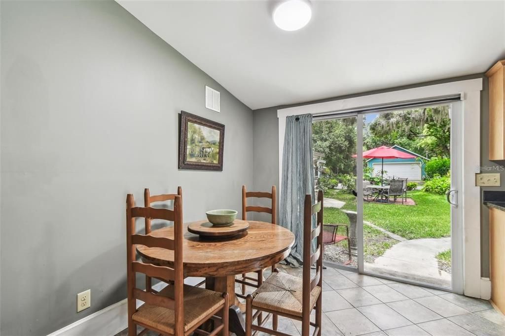 En Venta: $650,000 (4 camas, 3 baños, 1964 Pies cuadrados)