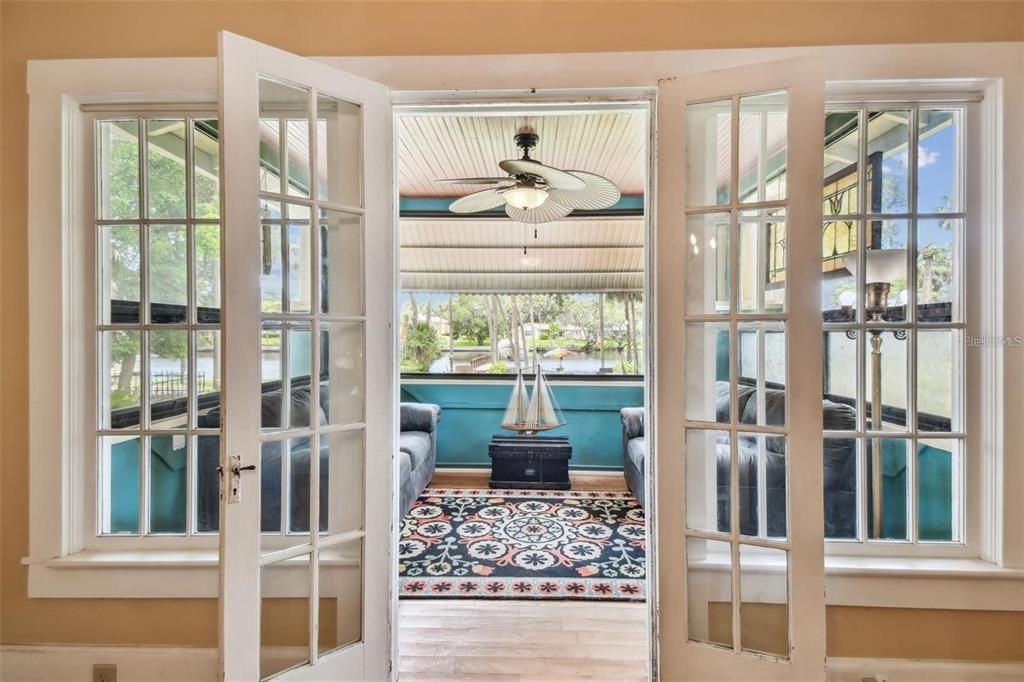 En Venta: $650,000 (4 camas, 3 baños, 1964 Pies cuadrados)