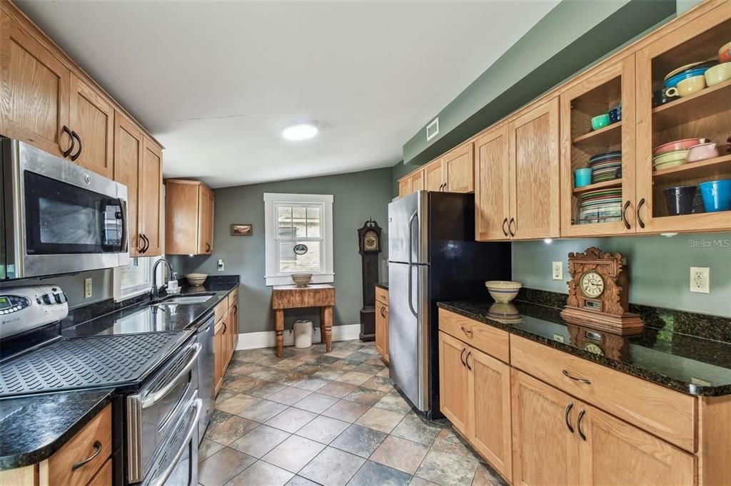 En Venta: $650,000 (4 camas, 3 baños, 1964 Pies cuadrados)