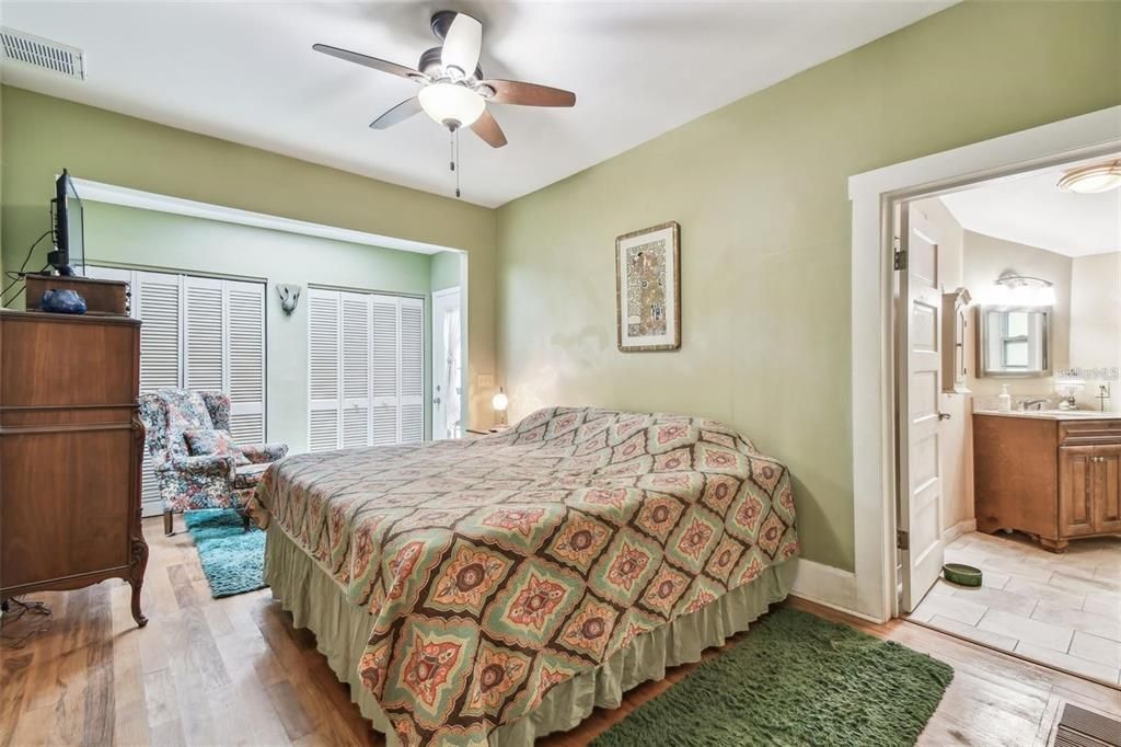 En Venta: $650,000 (4 camas, 3 baños, 1964 Pies cuadrados)