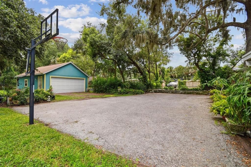 En Venta: $650,000 (4 camas, 3 baños, 1964 Pies cuadrados)