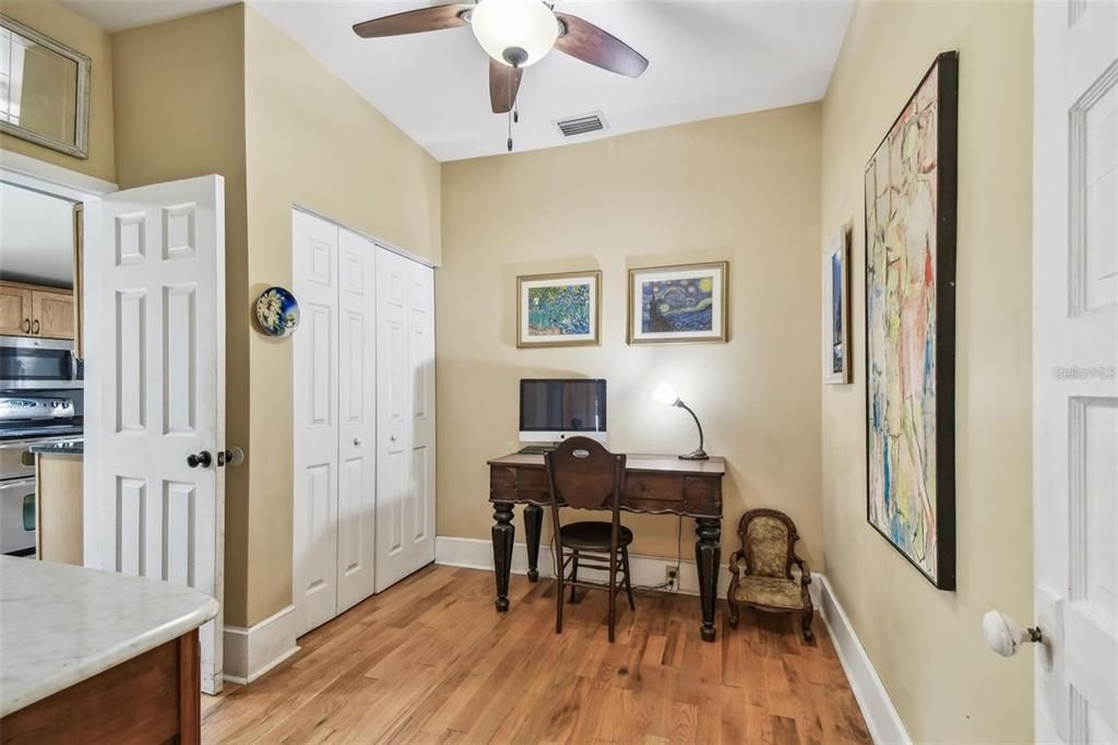 En Venta: $650,000 (4 camas, 3 baños, 1964 Pies cuadrados)