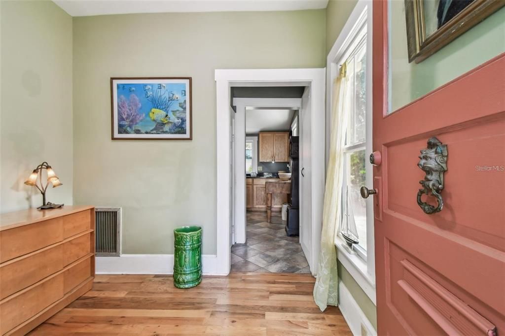 En Venta: $650,000 (4 camas, 3 baños, 1964 Pies cuadrados)