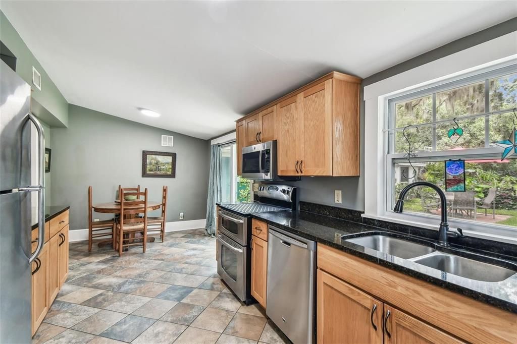 En Venta: $650,000 (4 camas, 3 baños, 1964 Pies cuadrados)