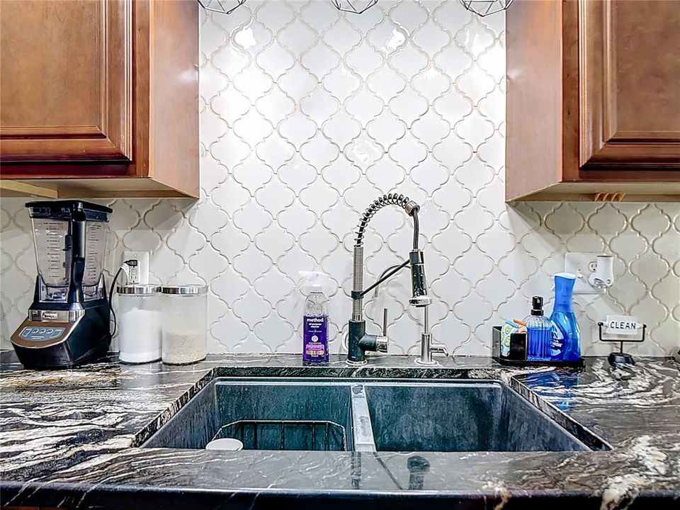 На продажу: $434,000 (3 спален, 2 ванн, 1899 Квадратных фут)