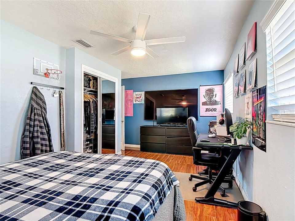 На продажу: $434,000 (3 спален, 2 ванн, 1899 Квадратных фут)