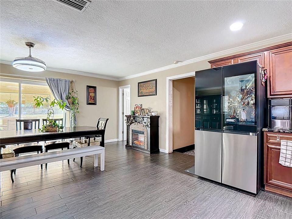 На продажу: $434,000 (3 спален, 2 ванн, 1899 Квадратных фут)