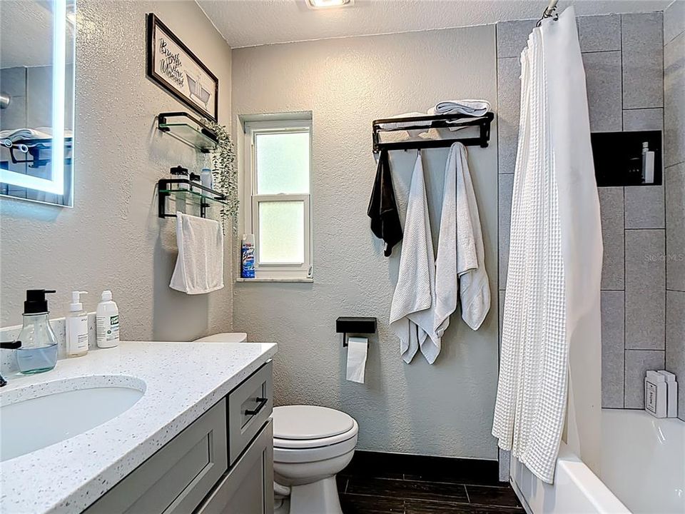 На продажу: $434,000 (3 спален, 2 ванн, 1899 Квадратных фут)