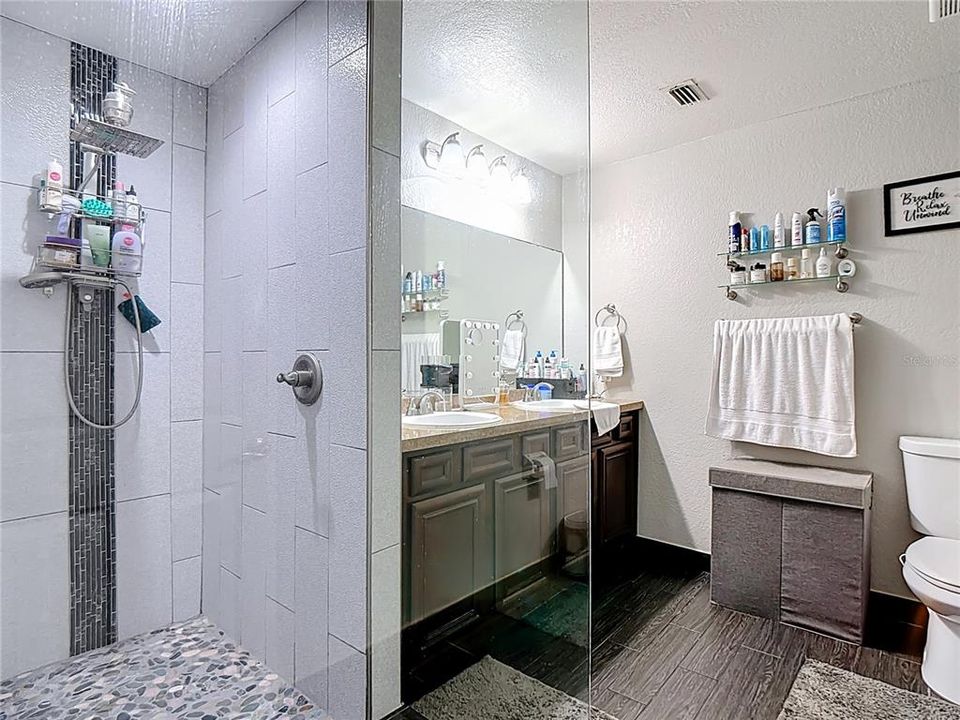 На продажу: $434,000 (3 спален, 2 ванн, 1899 Квадратных фут)