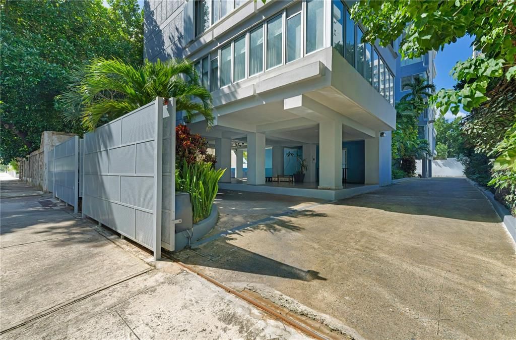 待售: $1,150,000 (2 贝兹, 2 浴室, 2079 平方英尺)