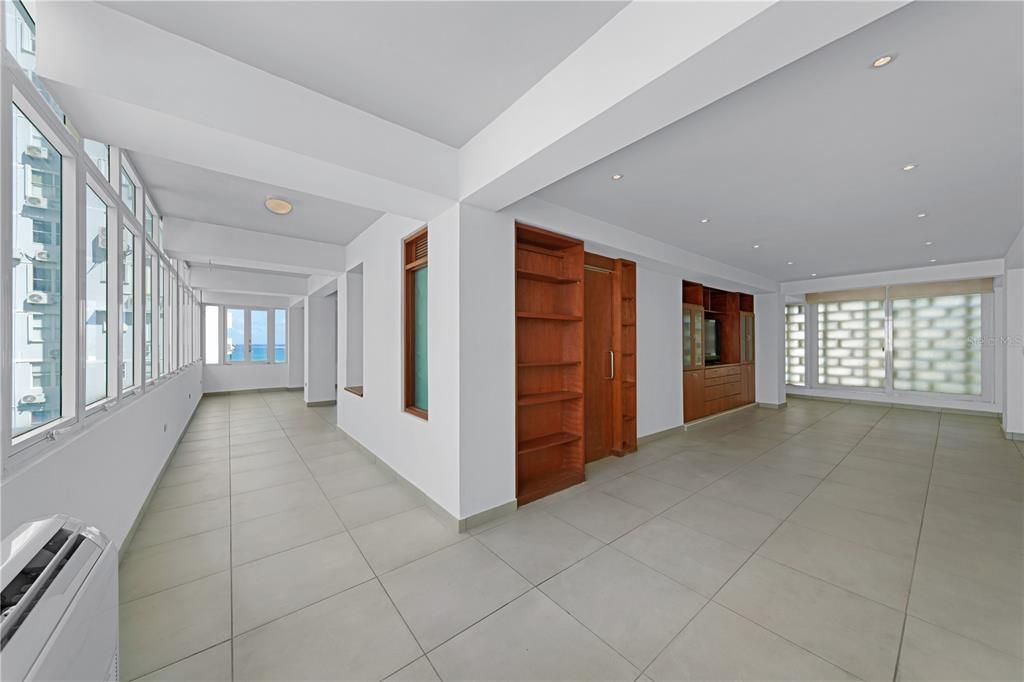 待售: $1,150,000 (2 贝兹, 2 浴室, 2079 平方英尺)