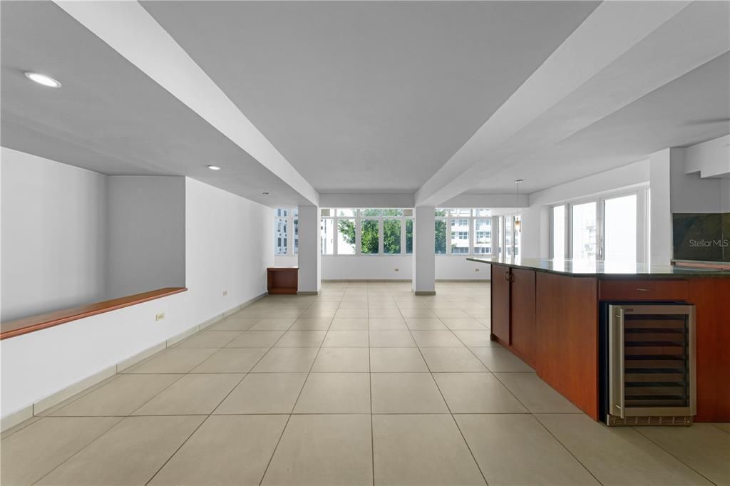 待售: $1,150,000 (2 贝兹, 2 浴室, 2079 平方英尺)