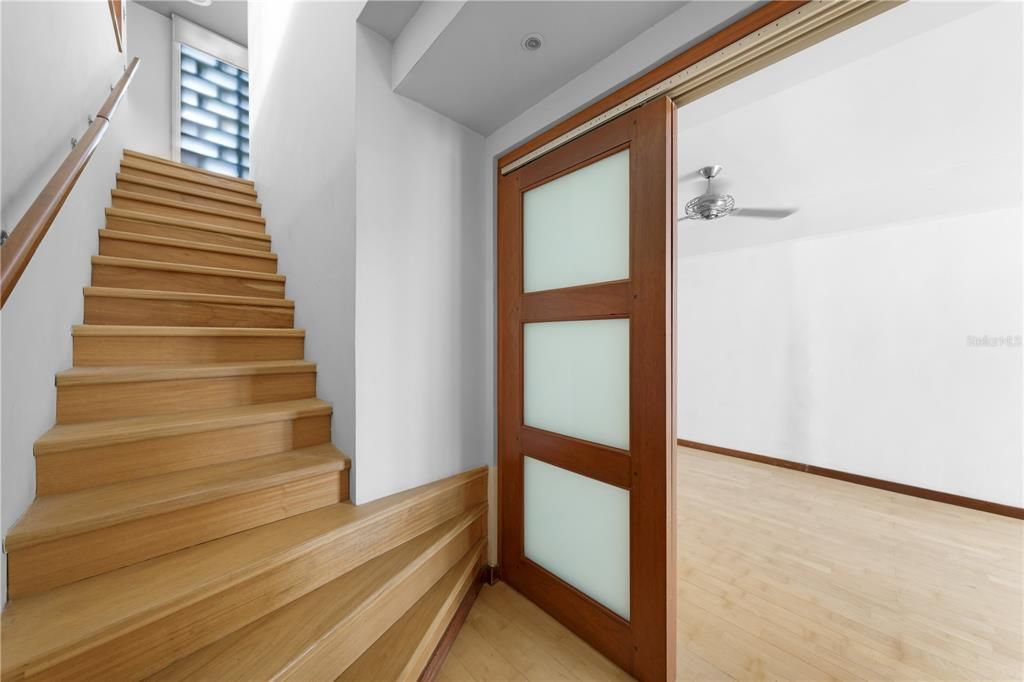 待售: $1,150,000 (2 贝兹, 2 浴室, 2079 平方英尺)