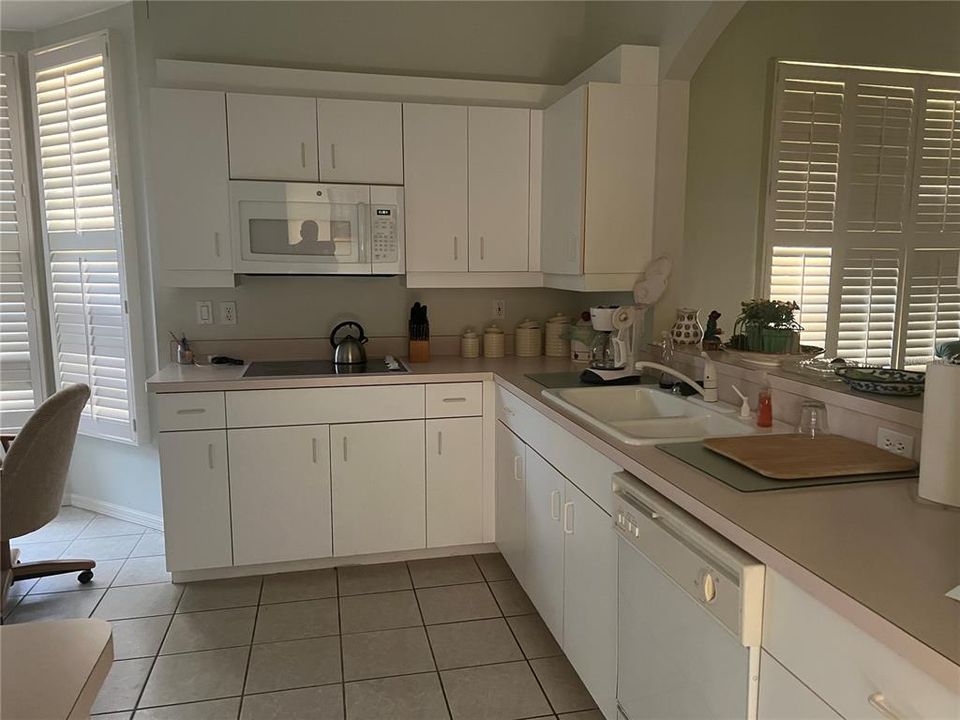 En Venta: $325,000 (2 camas, 2 baños, 1886 Pies cuadrados)