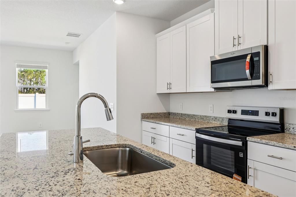 En Venta: $427,230 (4 camas, 2 baños, 2054 Pies cuadrados)