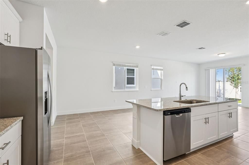 En Venta: $427,230 (4 camas, 2 baños, 2054 Pies cuadrados)