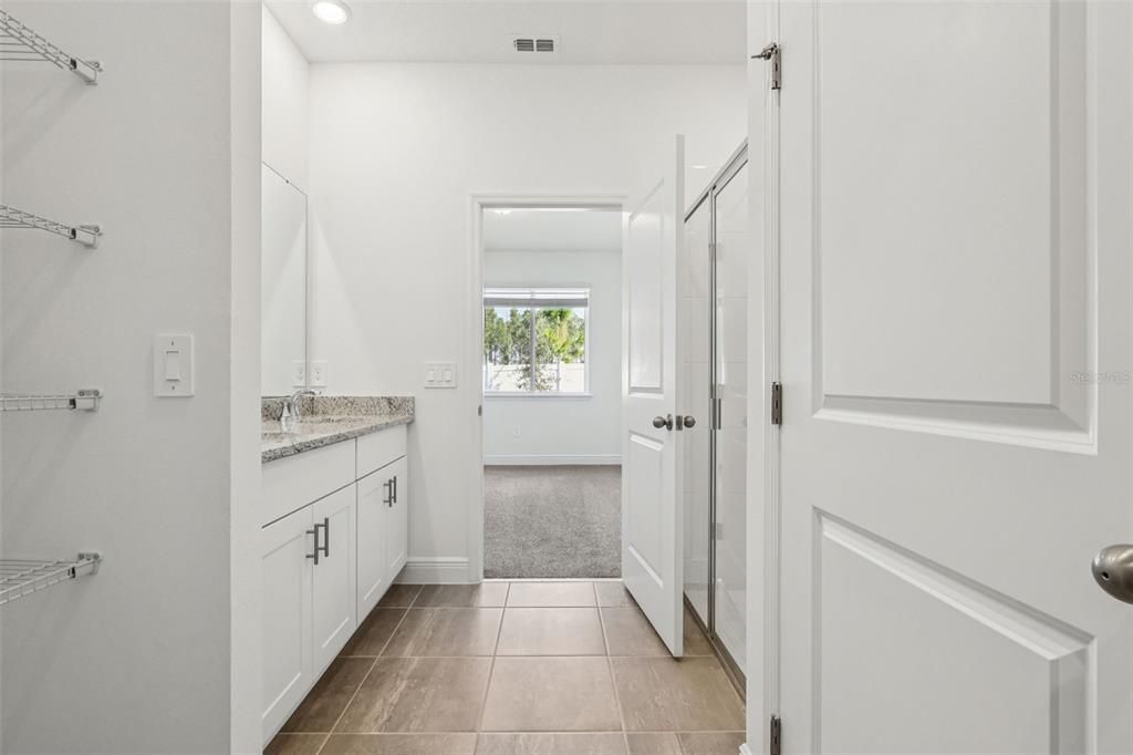 En Venta: $427,230 (4 camas, 2 baños, 2054 Pies cuadrados)