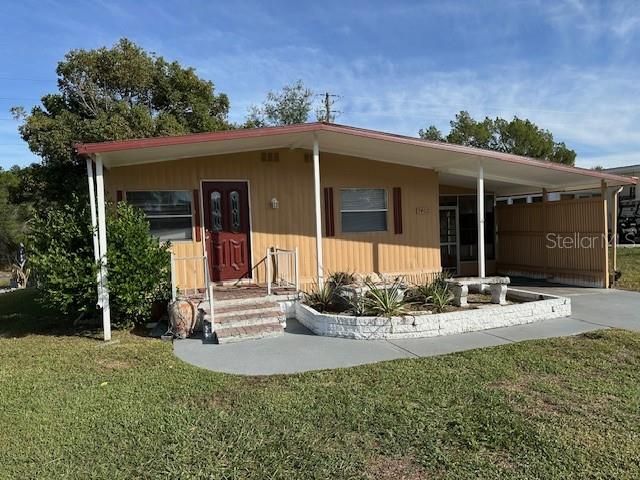 For Rent: $1,200 (2 beds, 1 baths, 720 Square Feet)