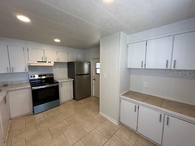 For Rent: $1,200 (2 beds, 1 baths, 720 Square Feet)