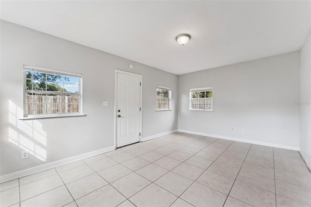 На продажу: $365,000 (3 спален, 2 ванн, 1501 Квадратных фут)