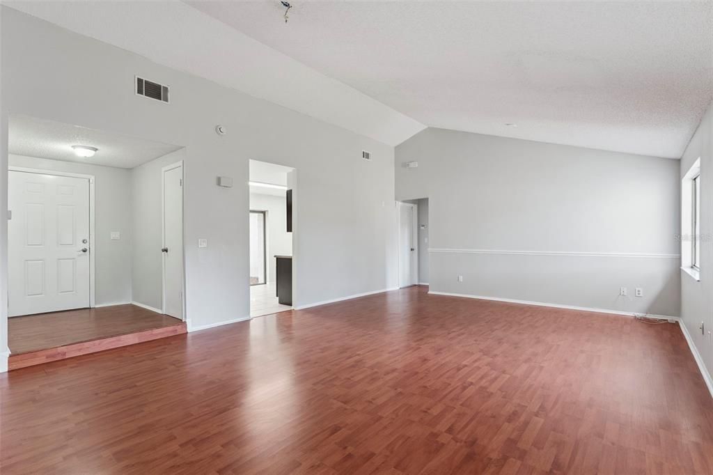 На продажу: $365,000 (3 спален, 2 ванн, 1501 Квадратных фут)